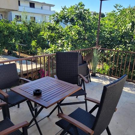 Harizma Apartment Primosten Bagian luar foto