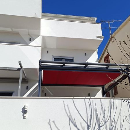 Harizma Apartment Primosten Bagian luar foto