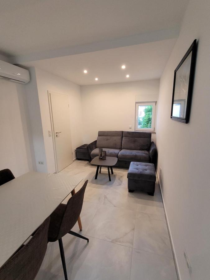 Harizma Apartment Primosten Bagian luar foto