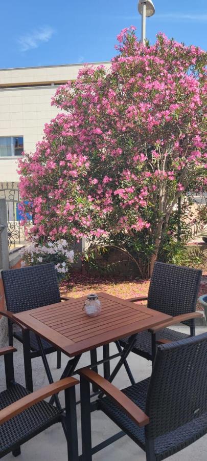 Harizma Apartment Primosten Bagian luar foto