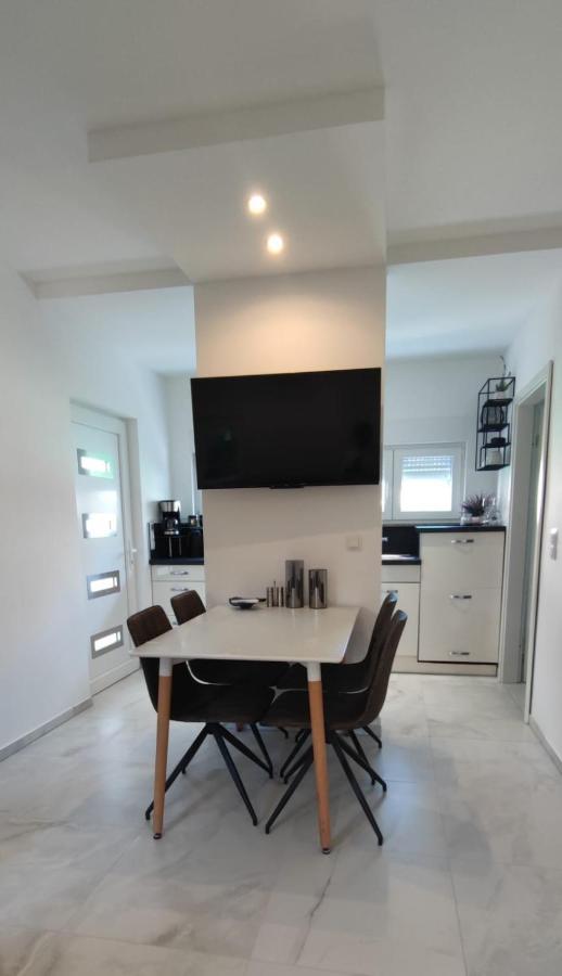 Harizma Apartment Primosten Bagian luar foto