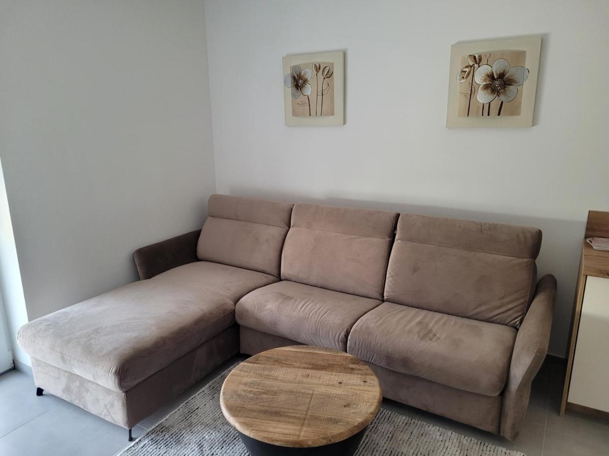 Harizma Apartment Primosten Bagian luar foto
