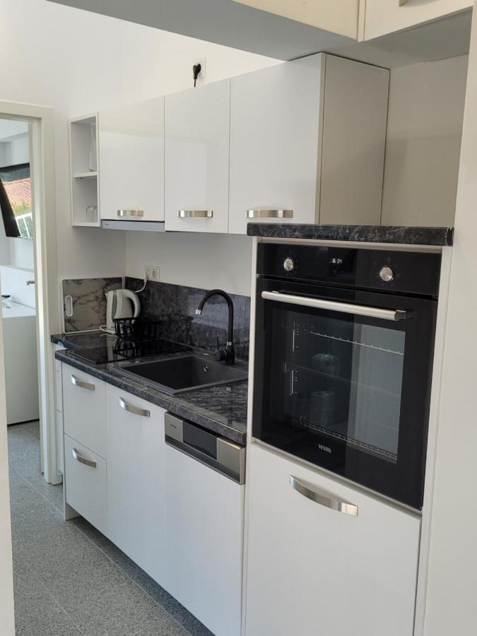 Harizma Apartment Primosten Bagian luar foto