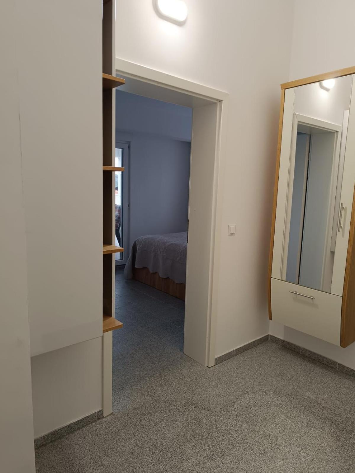 Harizma Apartment Primosten Bagian luar foto